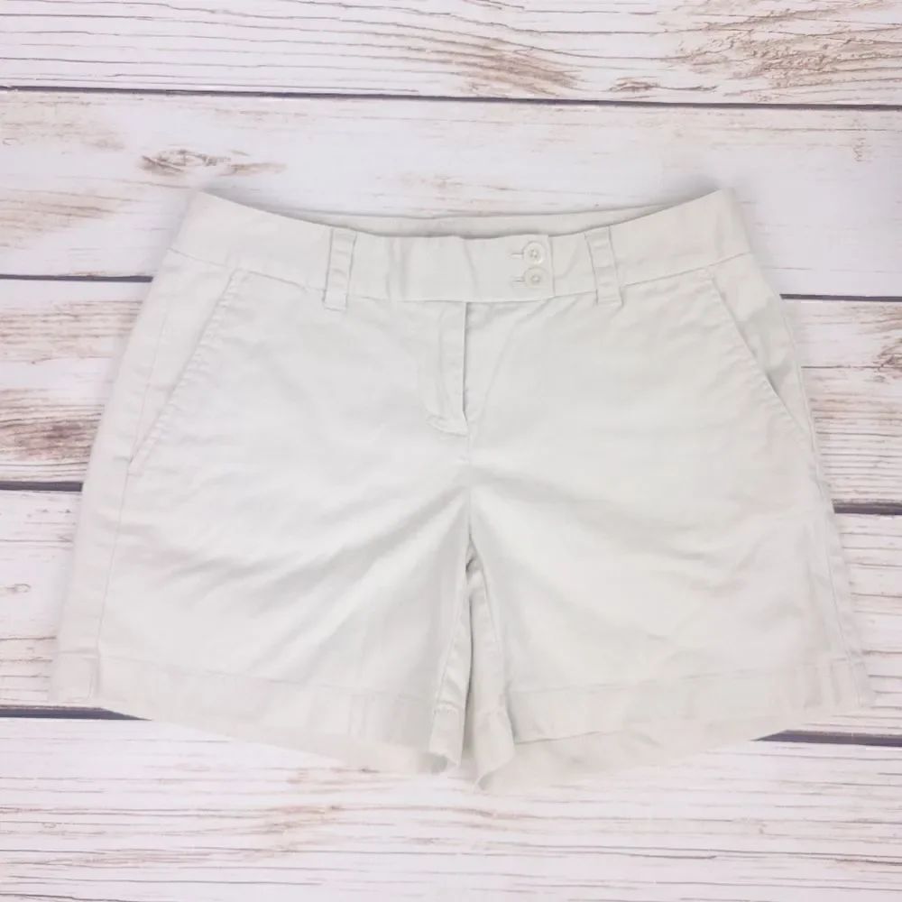 Vineyard Vines Stone Gray Mid Rise Shorts Size 2